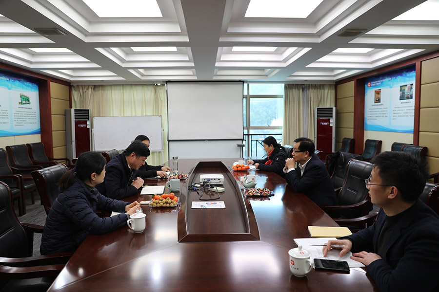 市人大黨組副書記、副主任施根寶蒞臨公司考察.JPG